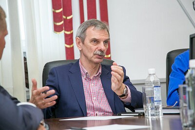 Представитель корейской делегации на кузбасских станциях 