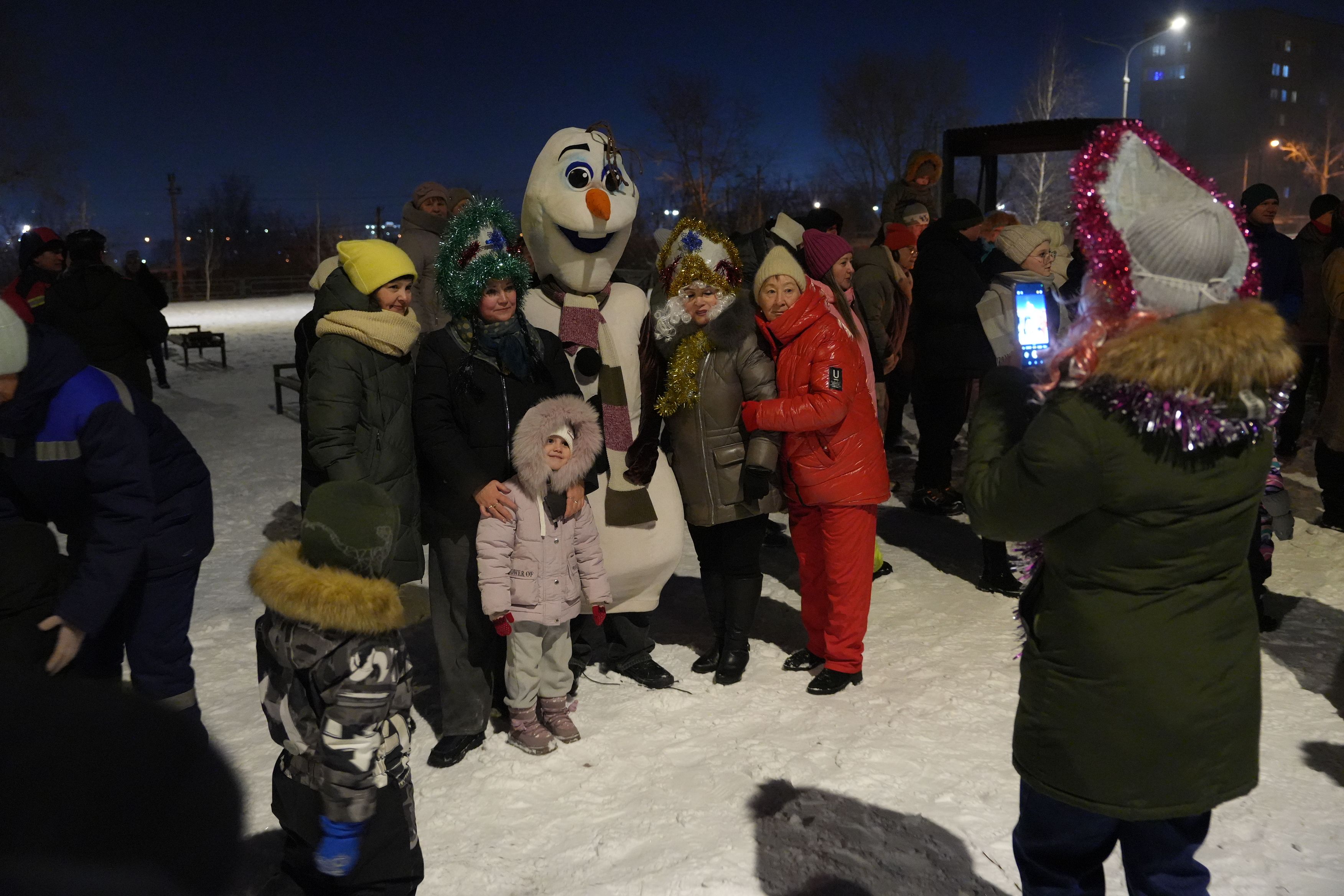 Теплый подарок: СГК провела праздник для жителей мкрн. Верхняя Базаиха в Красноярске