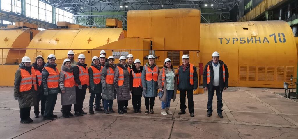 Теплый приём: директор Рефтинской ГРЭС встретился с ветеранами станции