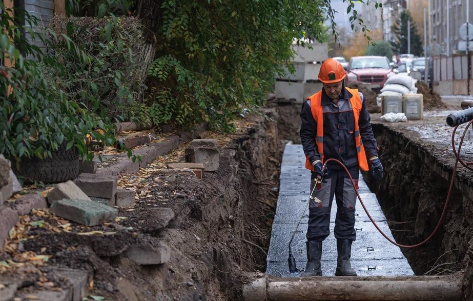 Ремонты теплу не помеха: на теплосетях Красноярска продолжается осенний цикл работ