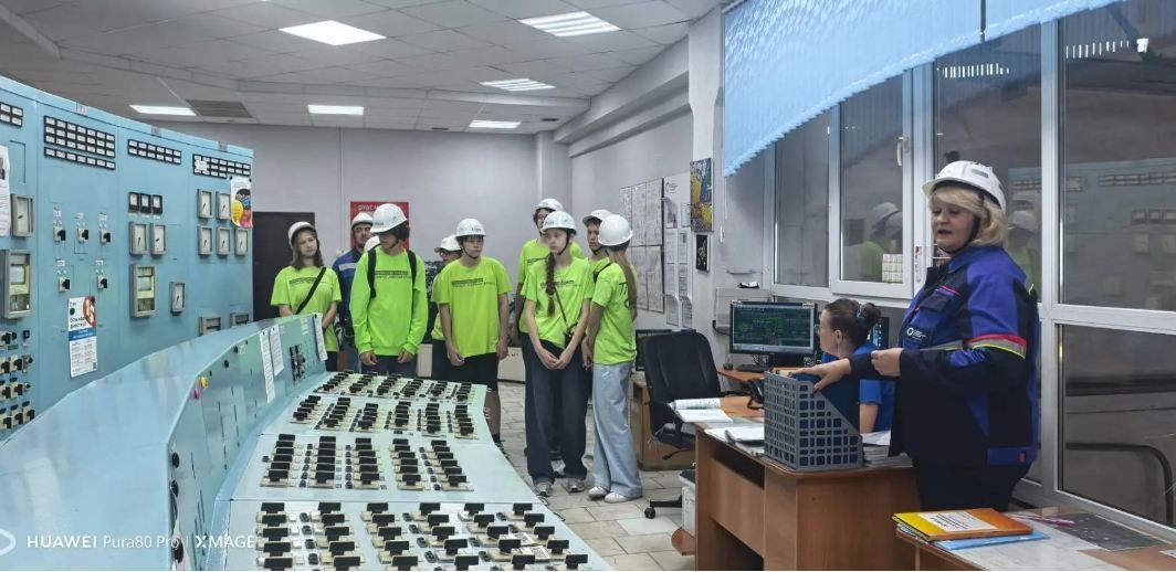Знакомство с ТЭЦ и работа на благо города: в Минусинске завершилась смена проекта «Профкоманды.ФМ»