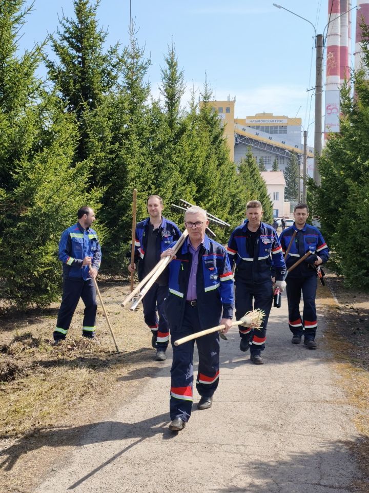 Энергетики Назаровской ГРЭС присоединились к городскому субботнику