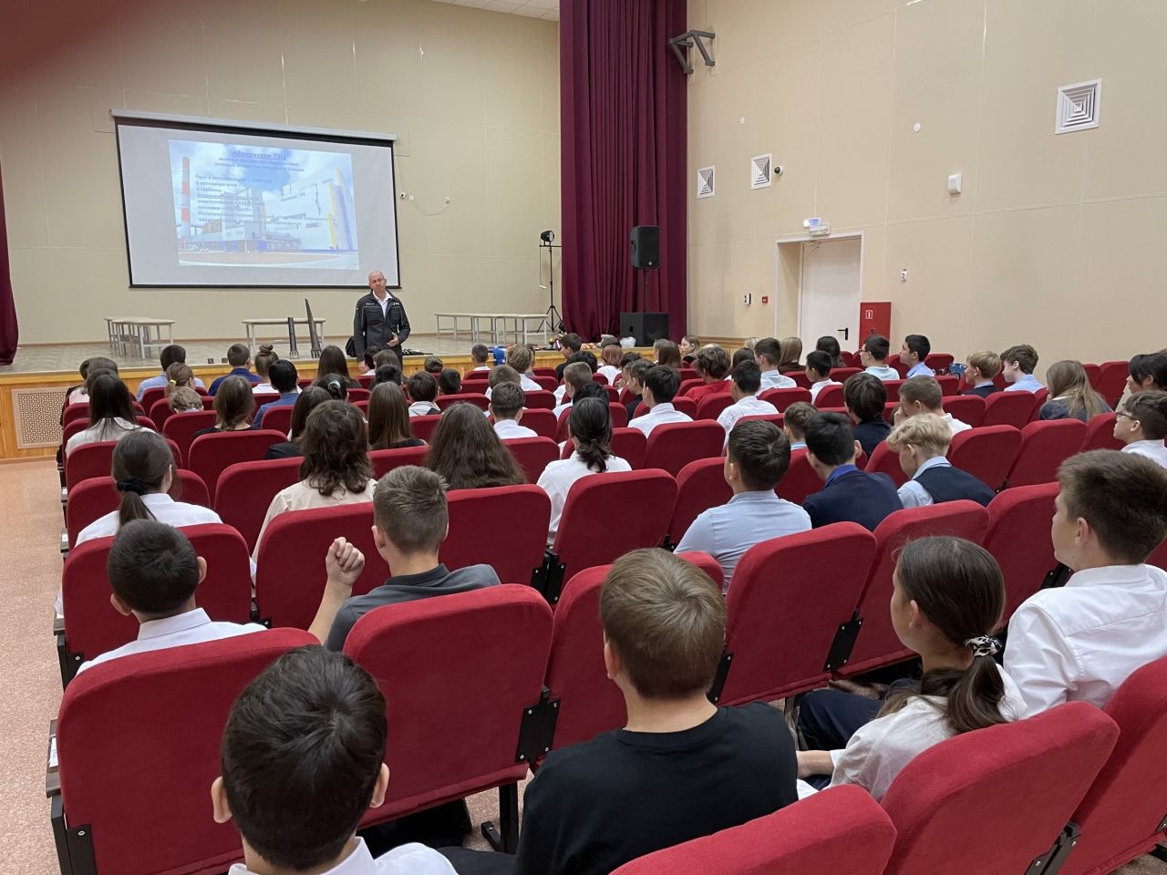 Урок энергетики для семиклассников Абакана провел директор ТЭЦ