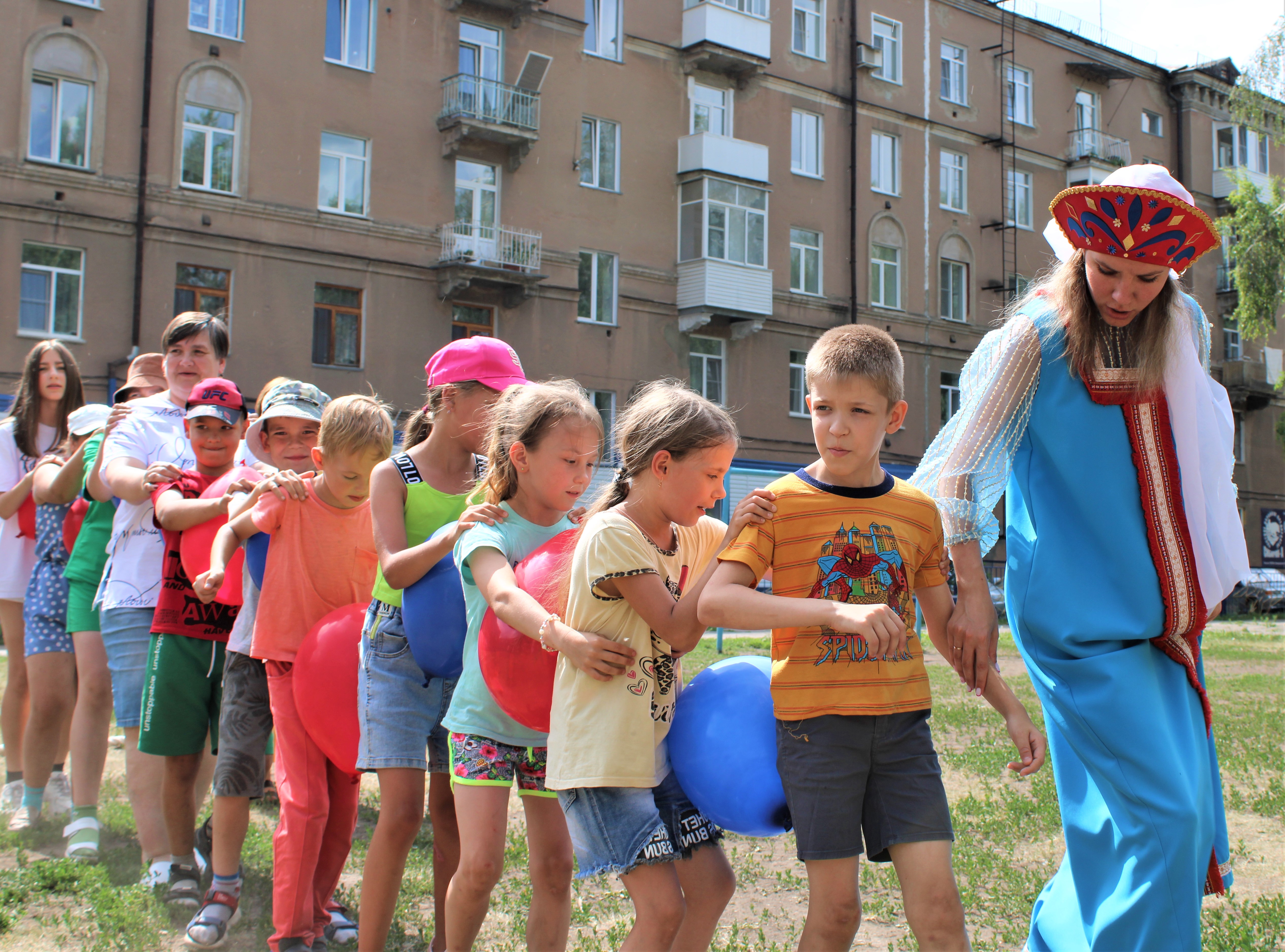 Теплое лето вместе с СГК. Энергетики поддержали детей, попавших в сложную ситуацию