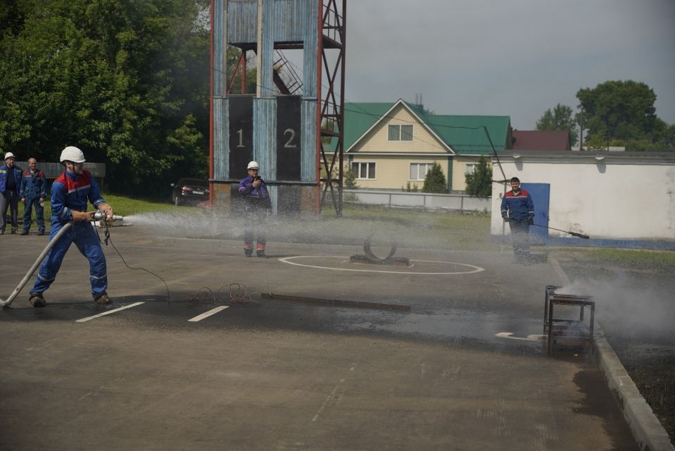 Ловкость, скорость, сила: на Беловской ГРЭС прошли соревнования добровольных пожарных формирований 
