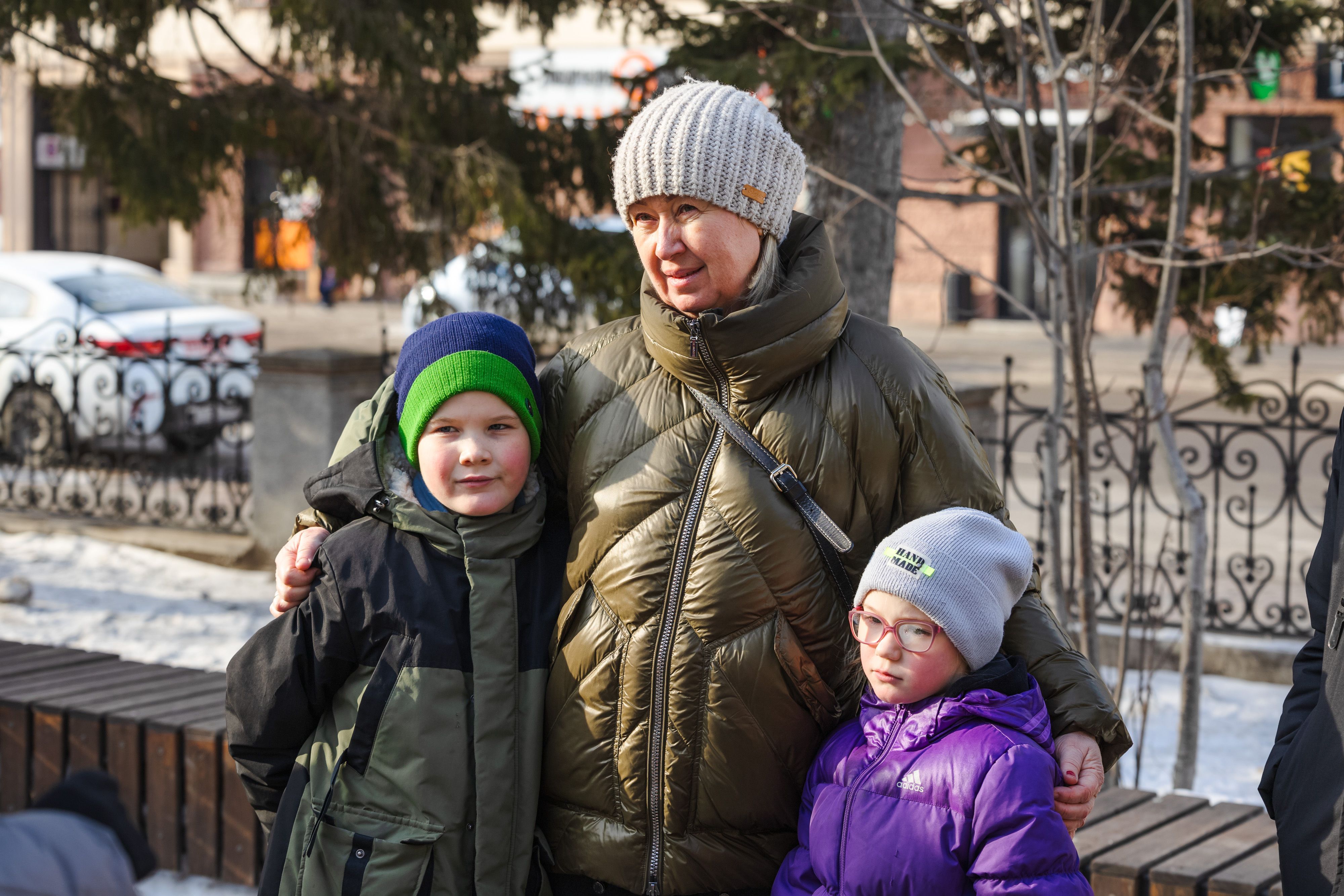 В канун женского праздника СГК пригласила на прогулку по городу многодетные семьи Красноярска 
