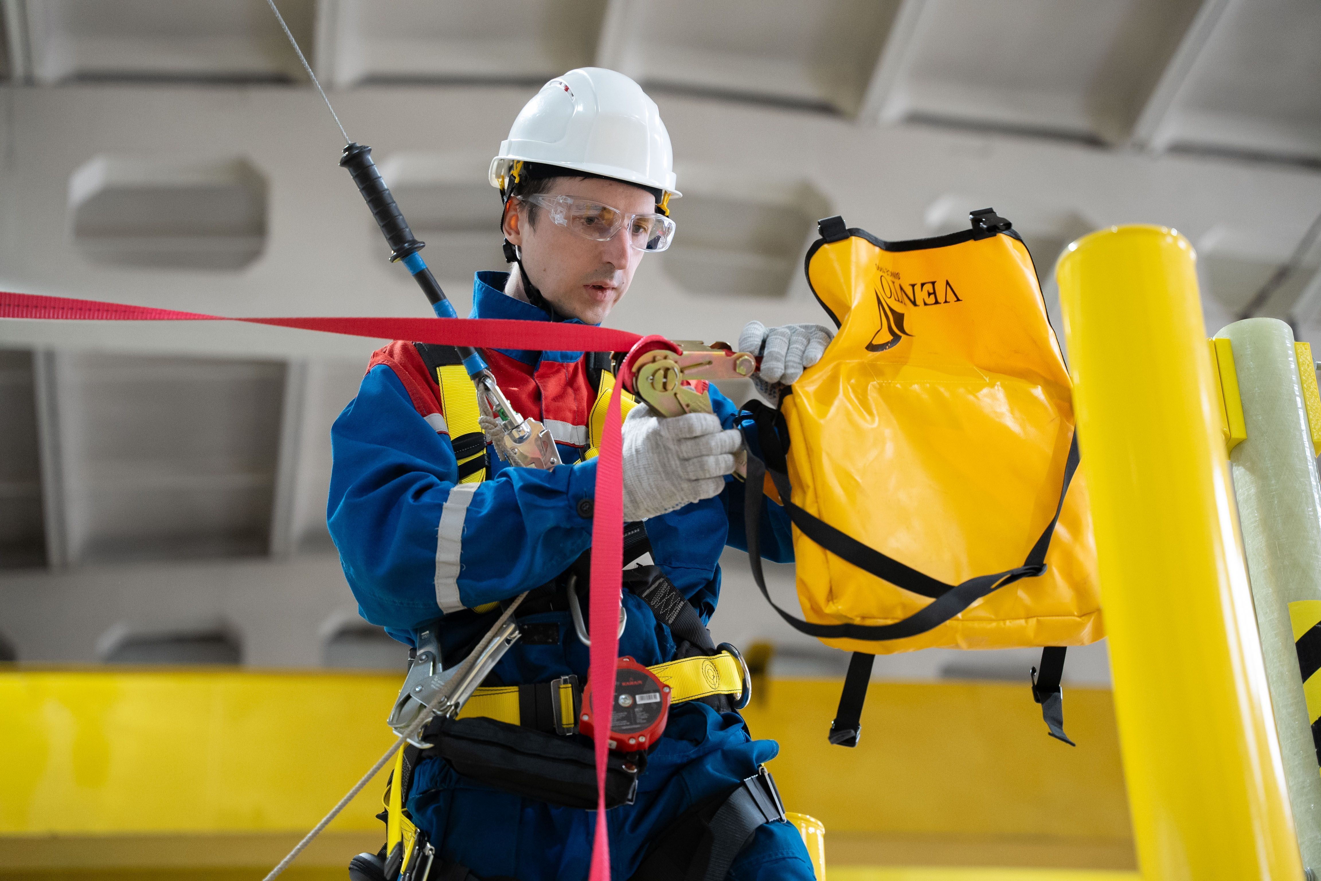 Кто лучший на высоте? В Новосибирске прошел межрегиональный конкурс профмастерства 