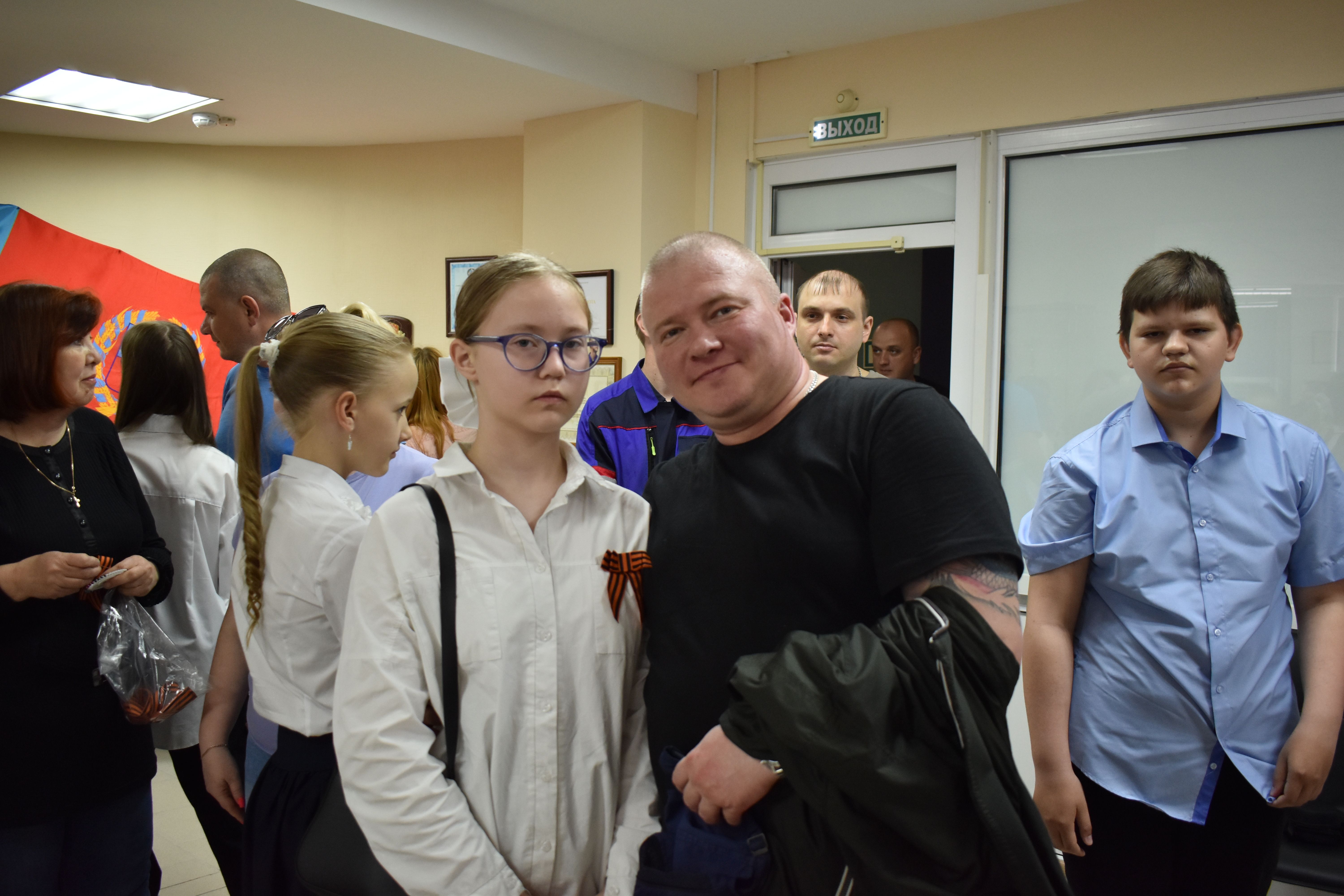 К 80-летию Победы в музее Бийской ТЭЦ провели праздничную экскурсию для сотрудников СГК и их детей 