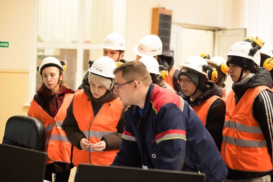 «Студенты — в потоке». СГК продолжает в Кузбассе профориентационный проект совместно с КузГТУ