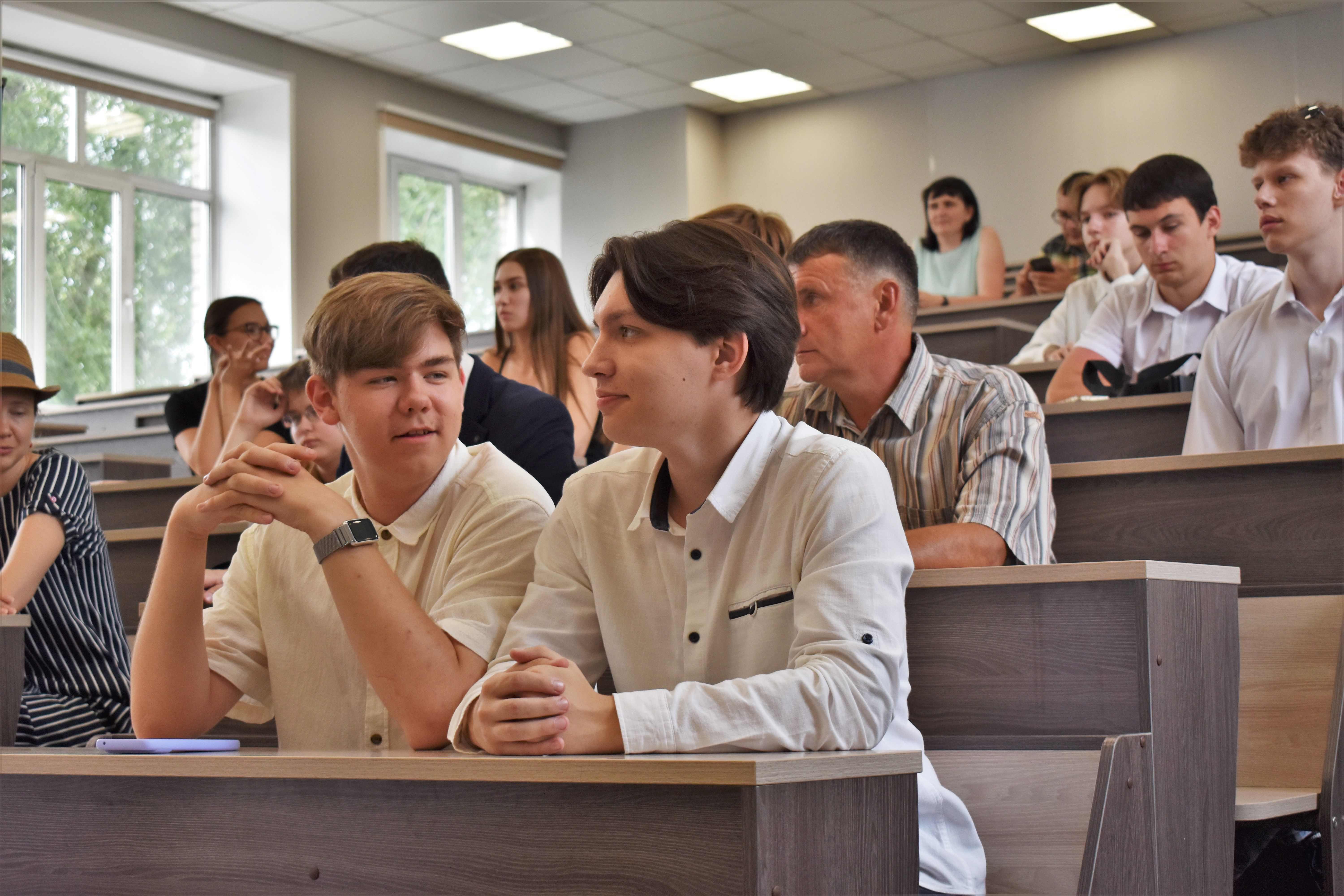 В начале будущего: в бийском Центре талантов Фонда Мельниченко состоялся выпуск воспитанников