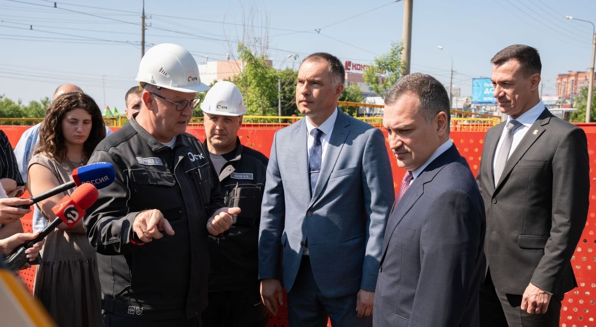 Мэр Новосибирска ознакомился с работой новой диагностической лаборатории СГК