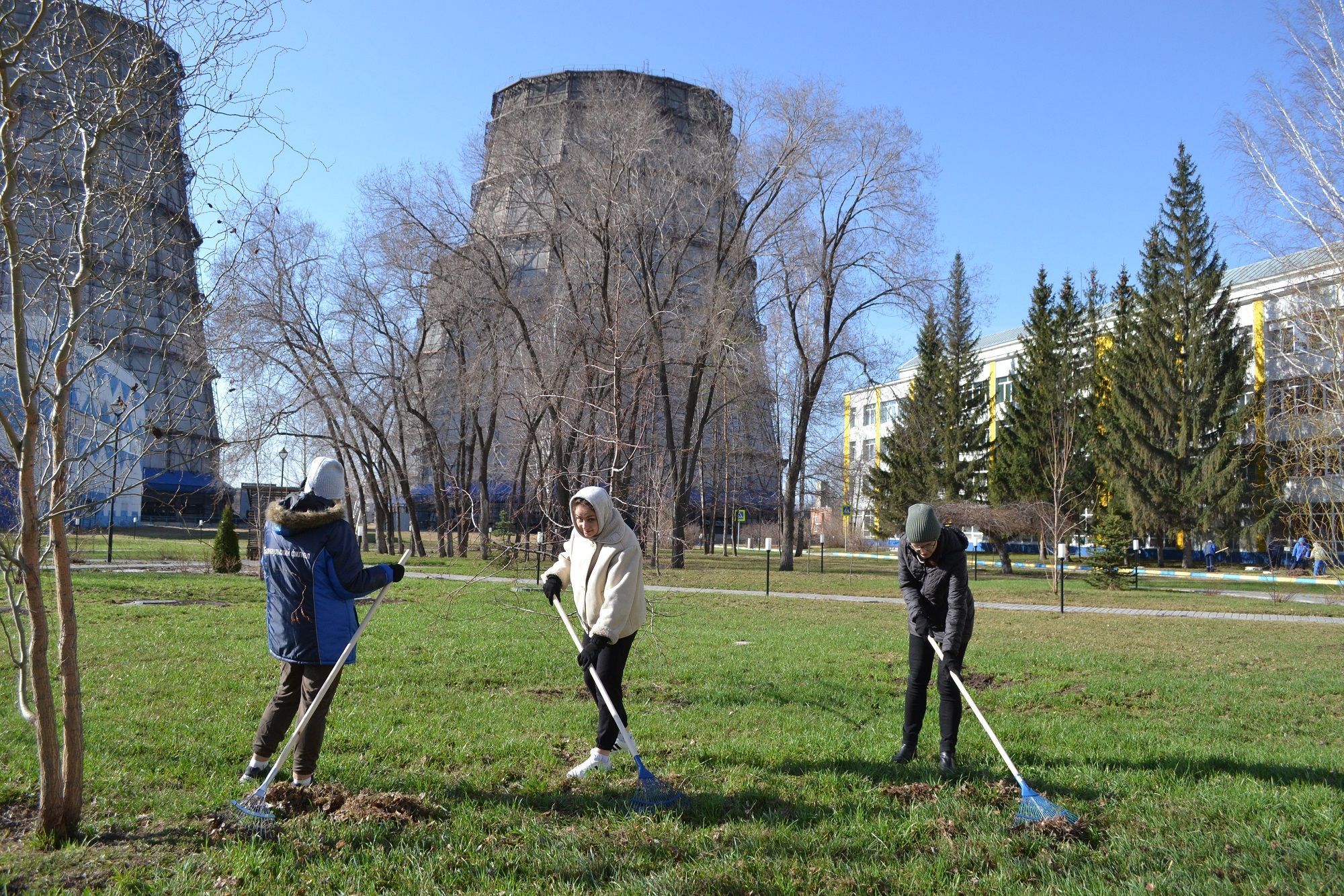 Субботник-2025 на Барнаульской ТЭЦ-3