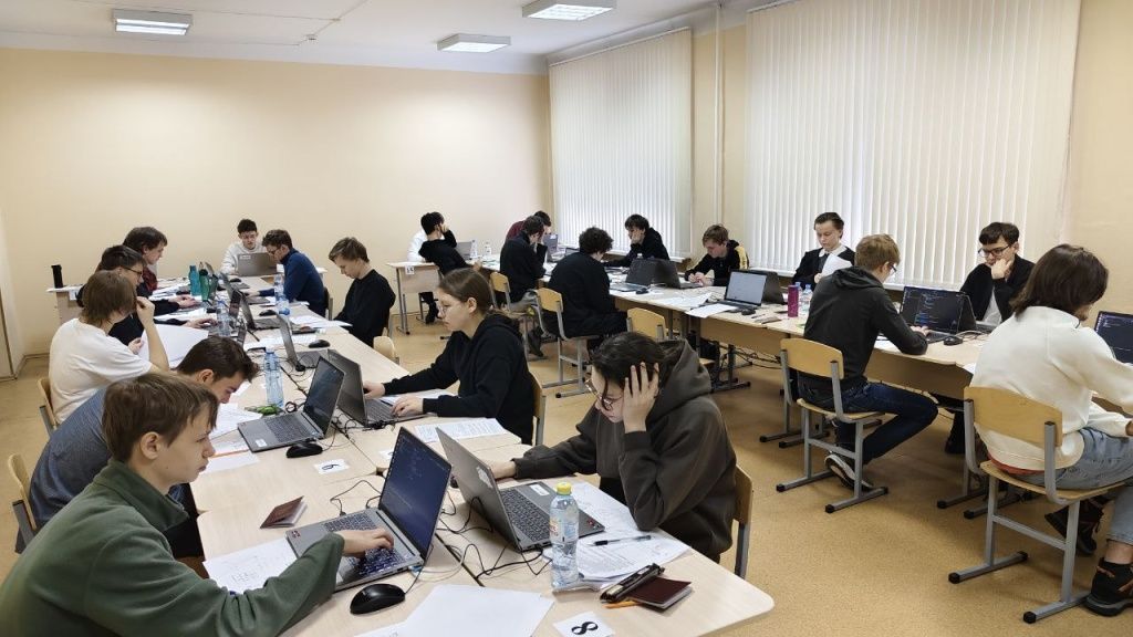 Воспитанники Центра талантов Фонда Мельниченко «Бийск» стали лидерами на региональных этапах Всероссийской олимпиады школьников 
