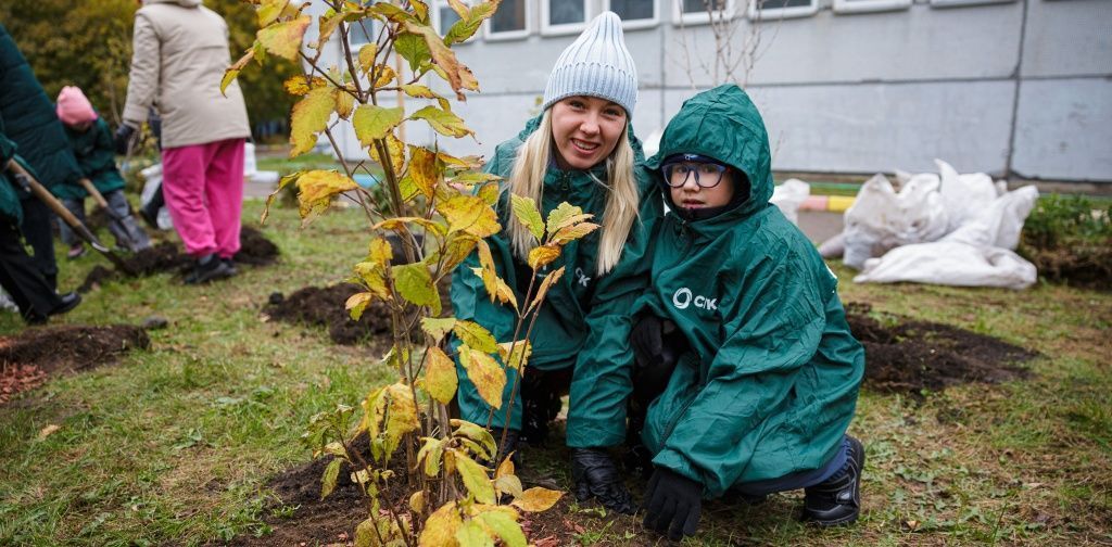 Сирень для первоклашек: в красноярской школе №16 прошел Экомарафон