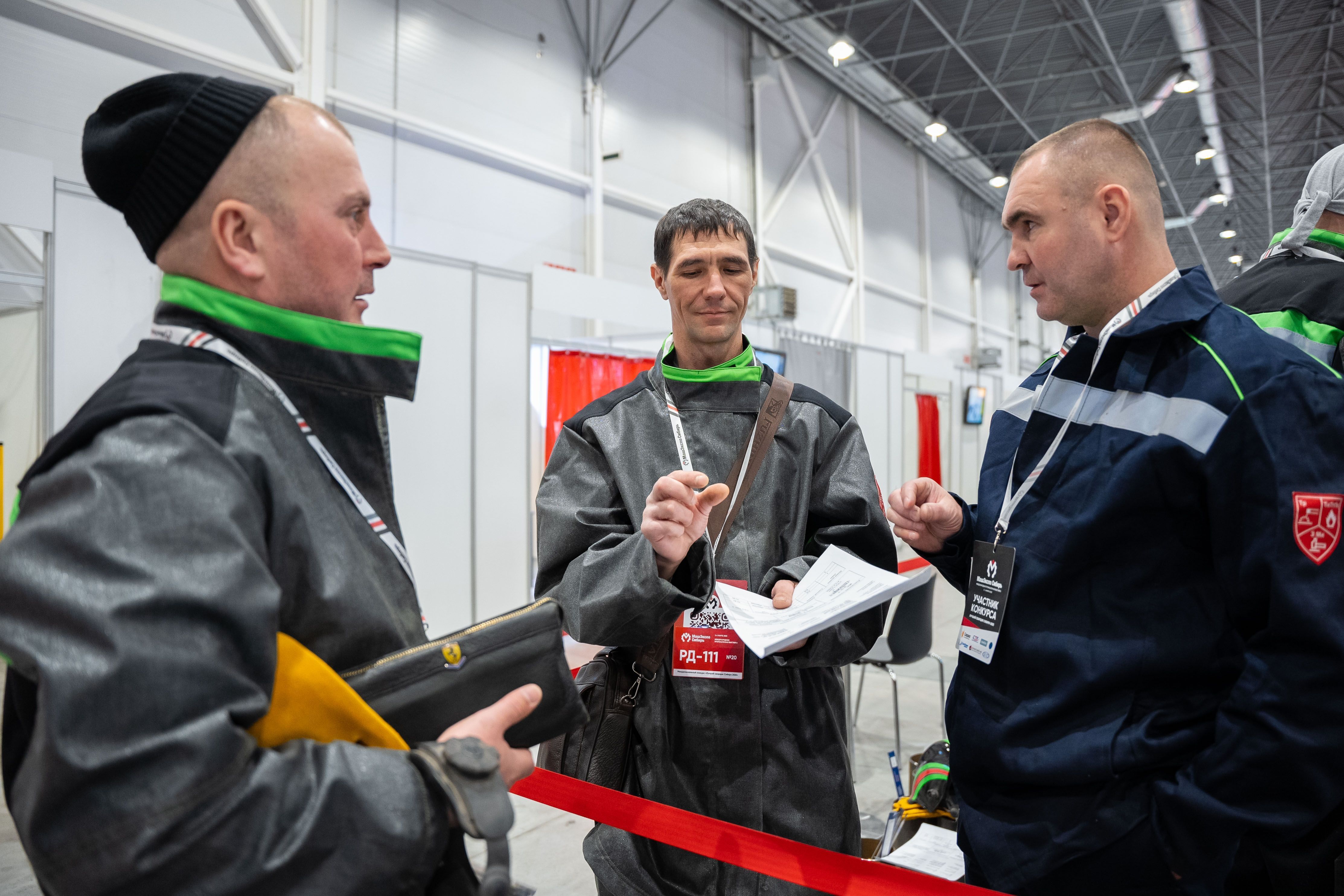 Здесь варят металл: в Новосибирске выбрали лучших сварщиков Сибири