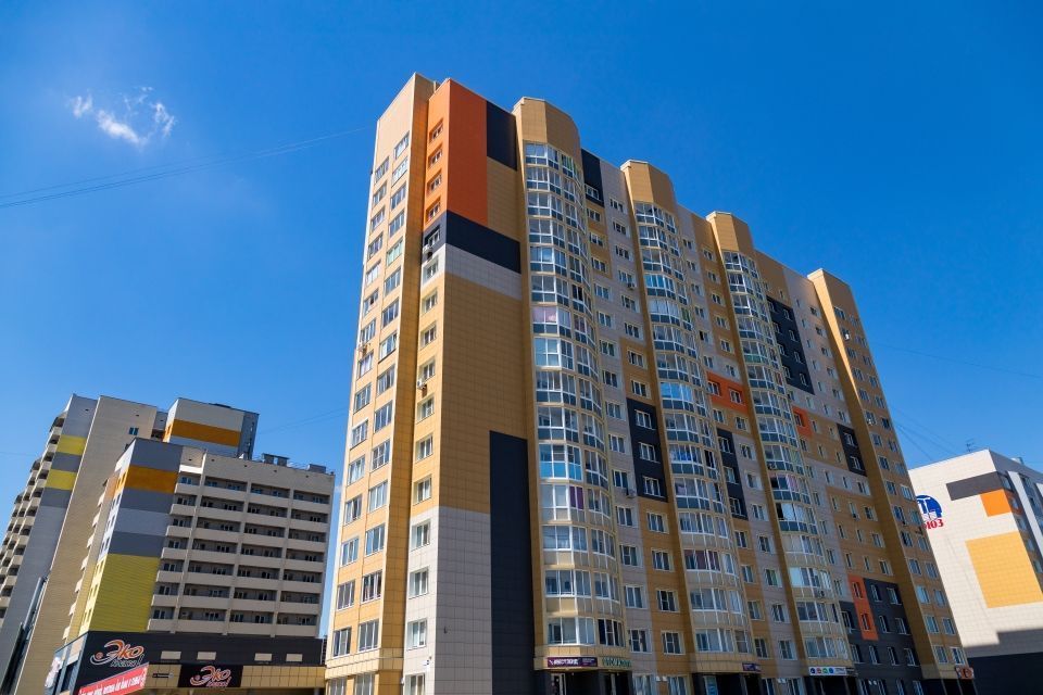 Нас спрашивают: Почему в одном доме в одних квартирах жара, а в других — холодно? 