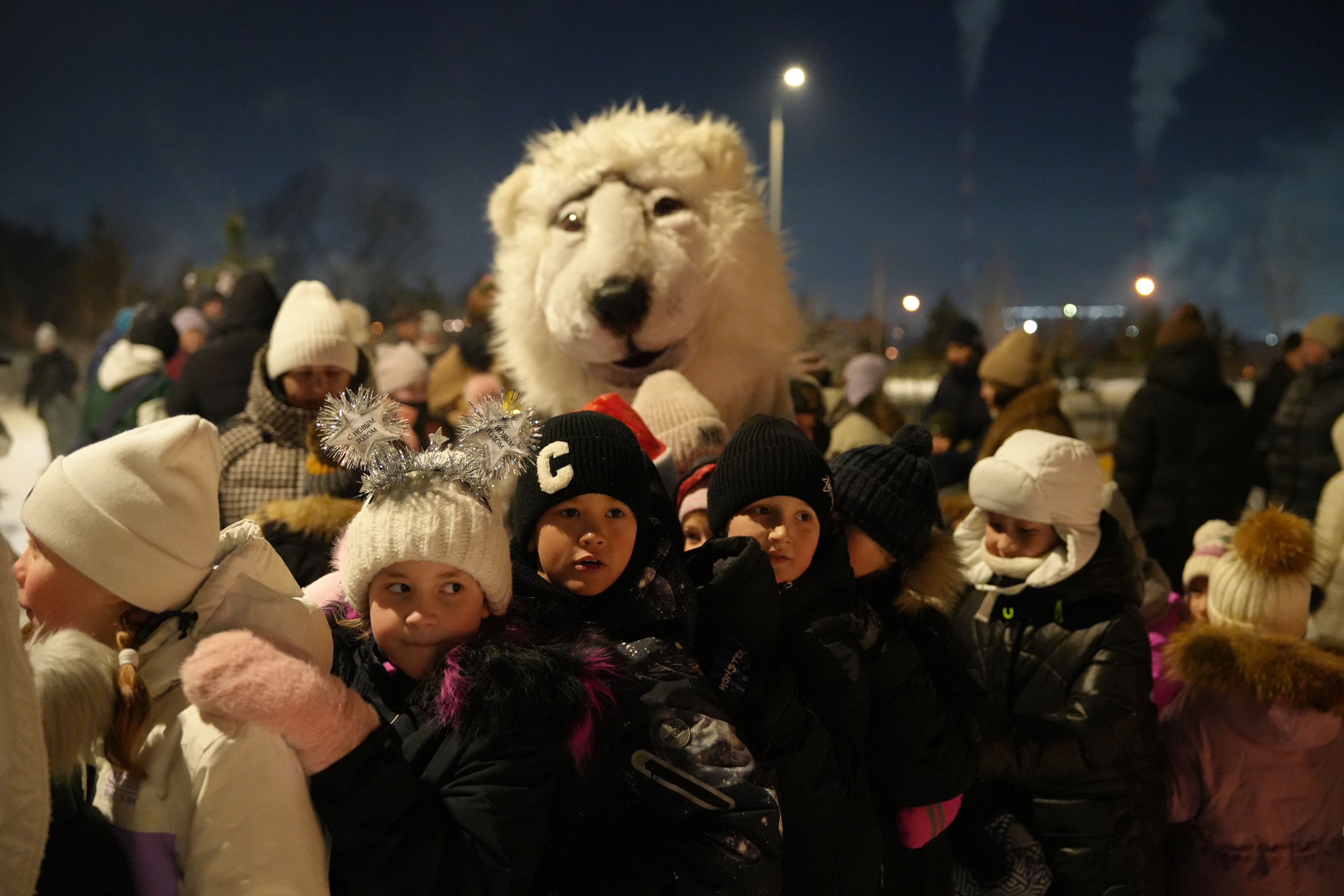 Теплый подарок: СГК провела праздник для жителей мкрн. Верхняя Базаиха в Красноярске
