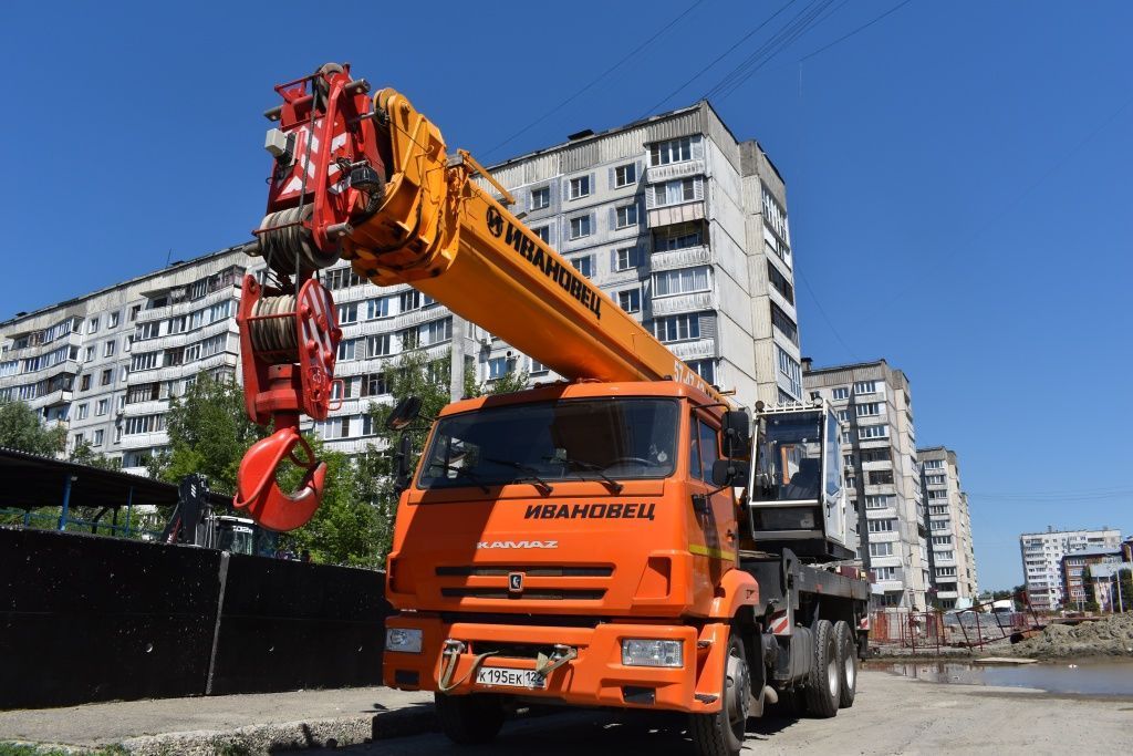  Объясняем, зачем копаем: Бийские энергетики ведут замену магистрального участка по улице Мухачева
