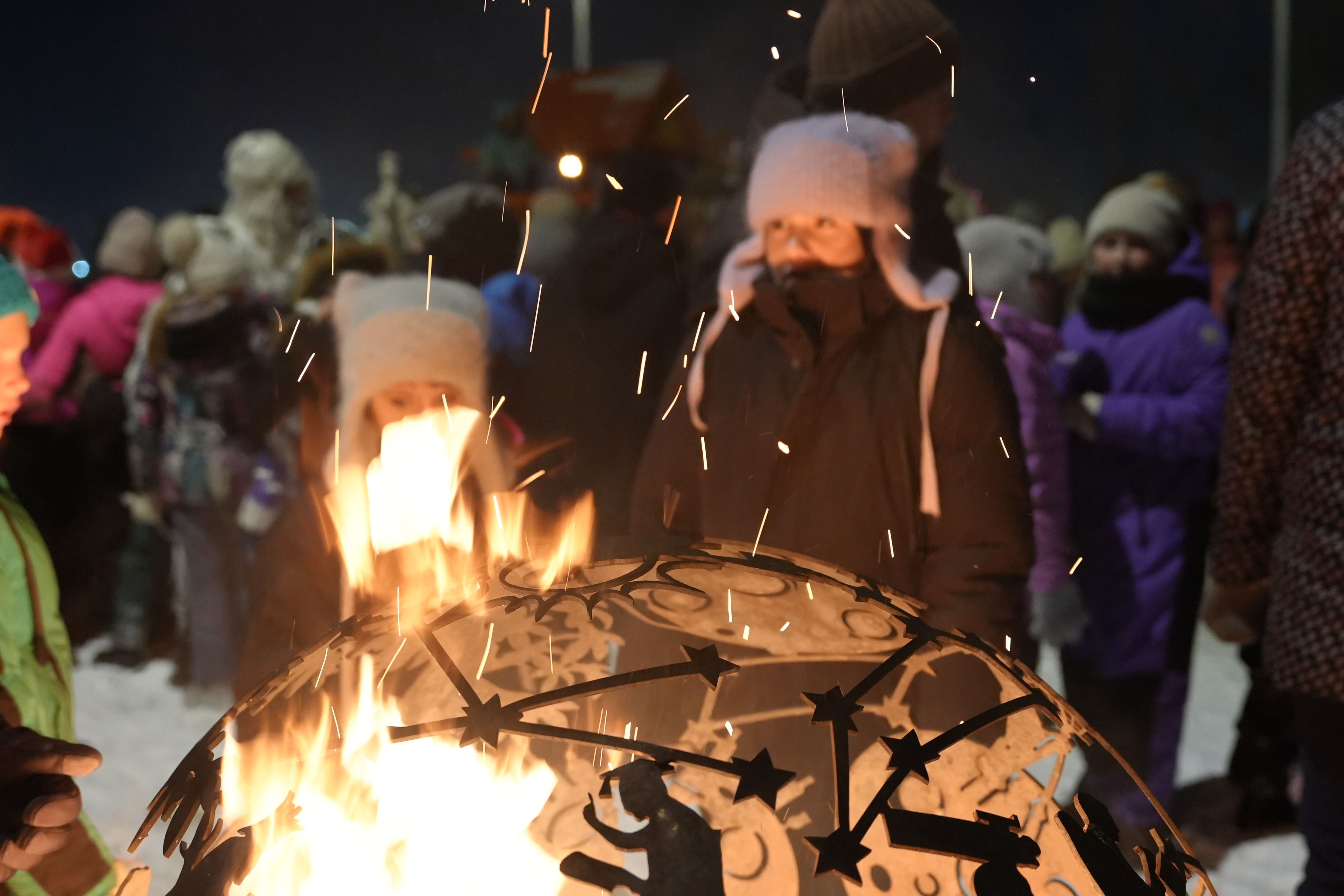 Теплый подарок: СГК провела праздник для жителей мкрн. Верхняя Базаиха в Красноярске