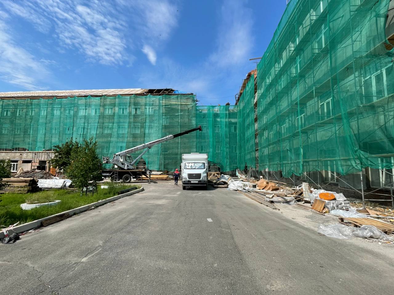 Энергетики СГК капитально обновляют трубопроводы, чтобы в самой старой школе Абакана было тепло