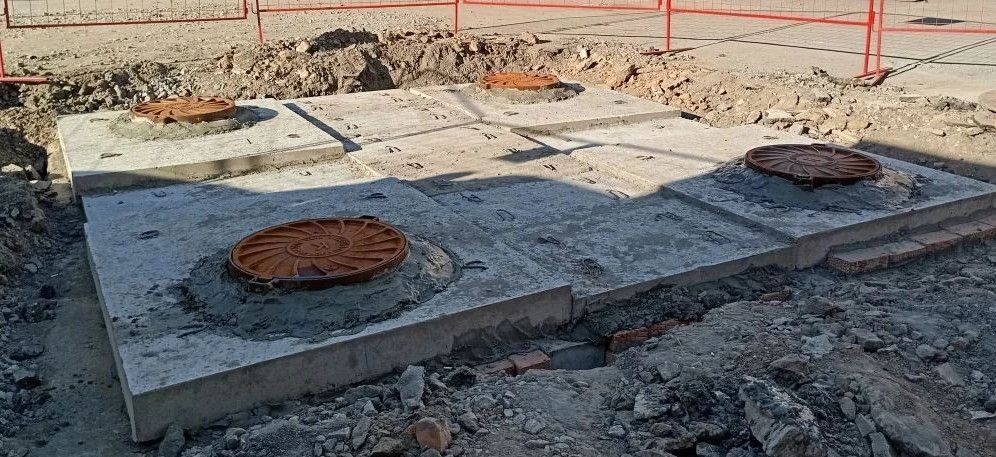 В Барнауле продолжается активный ремонт тепловых камер с заменой железобетонных перекрытий 