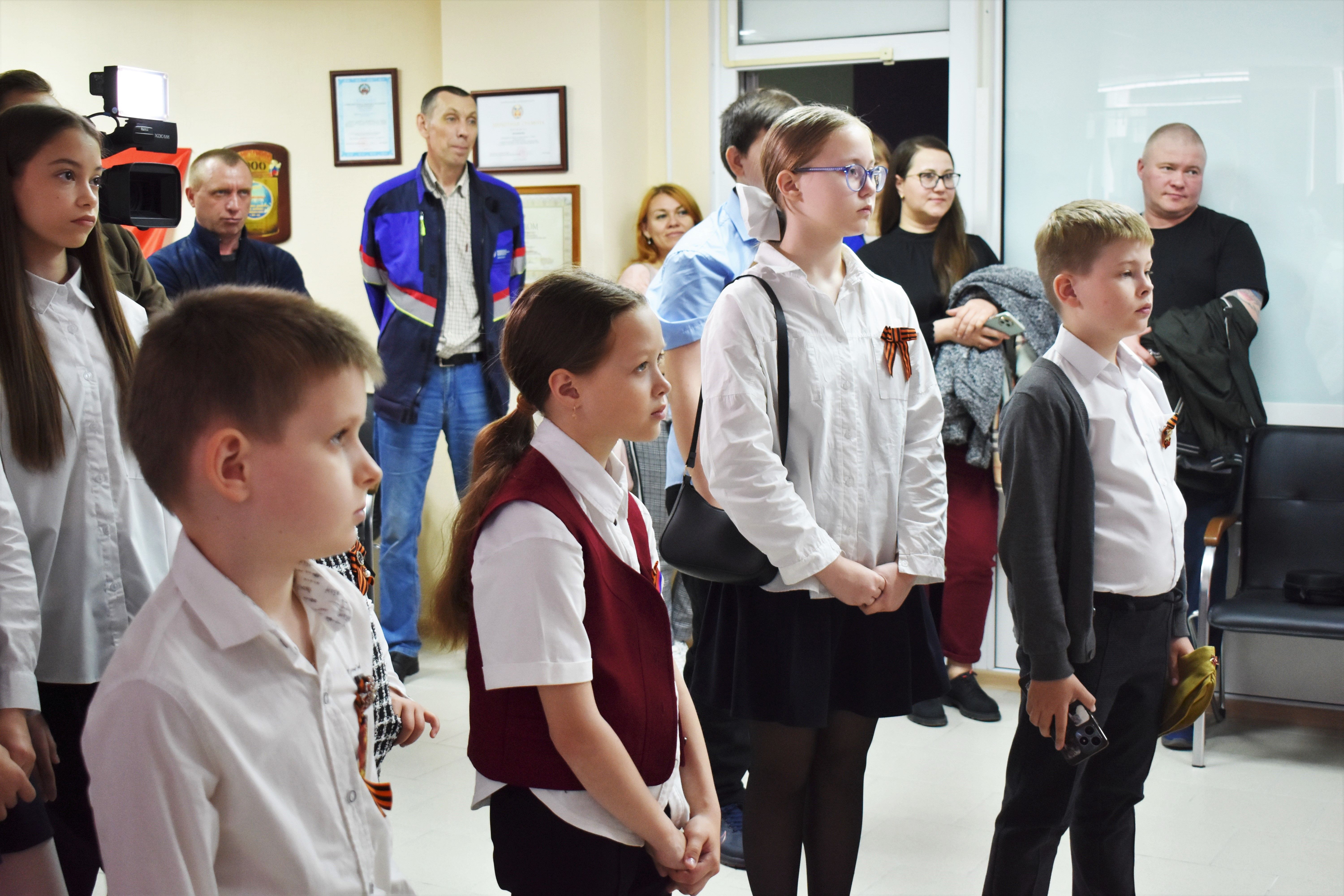 К 80-летию Победы в музее Бийской ТЭЦ провели праздничную экскурсию для сотрудников СГК и их детей 