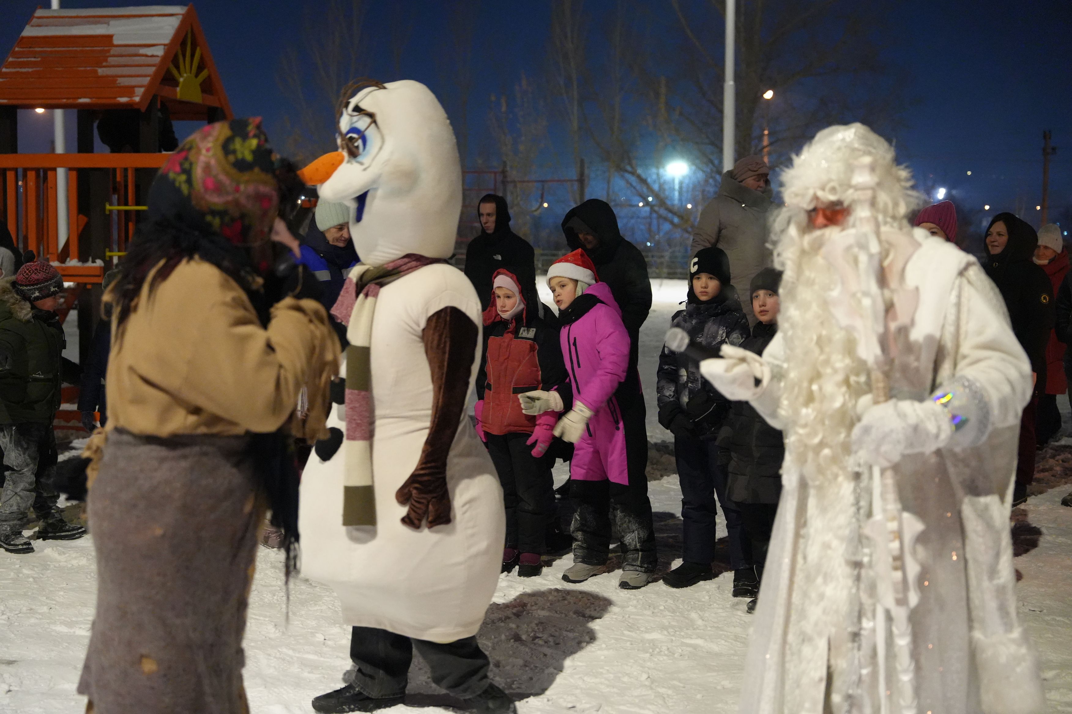 Теплый подарок: СГК провела праздник для жителей мкрн. Верхняя Базаиха в Красноярске