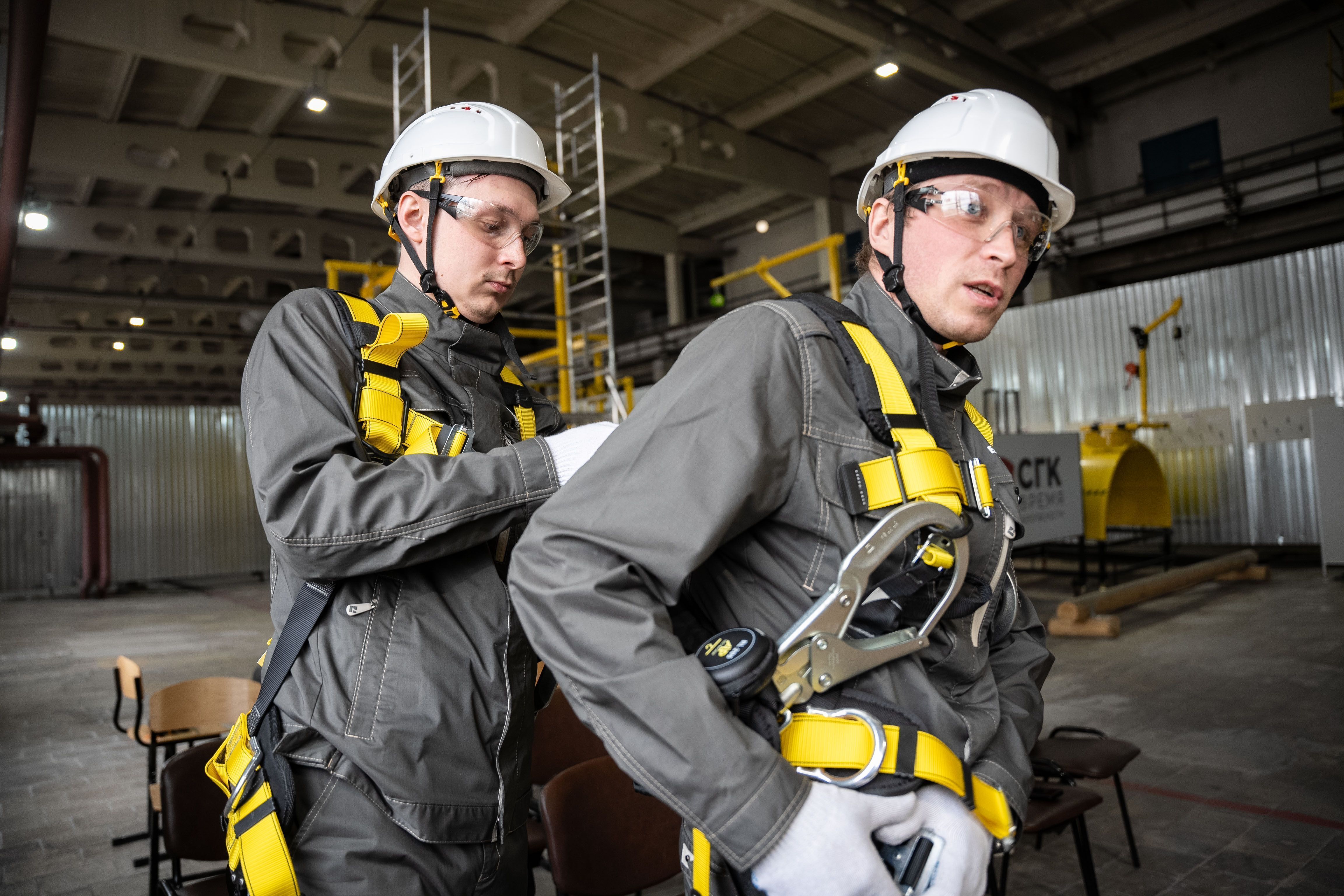 Кто лучший на высоте? В Новосибирске прошел межрегиональный конкурс профмастерства 