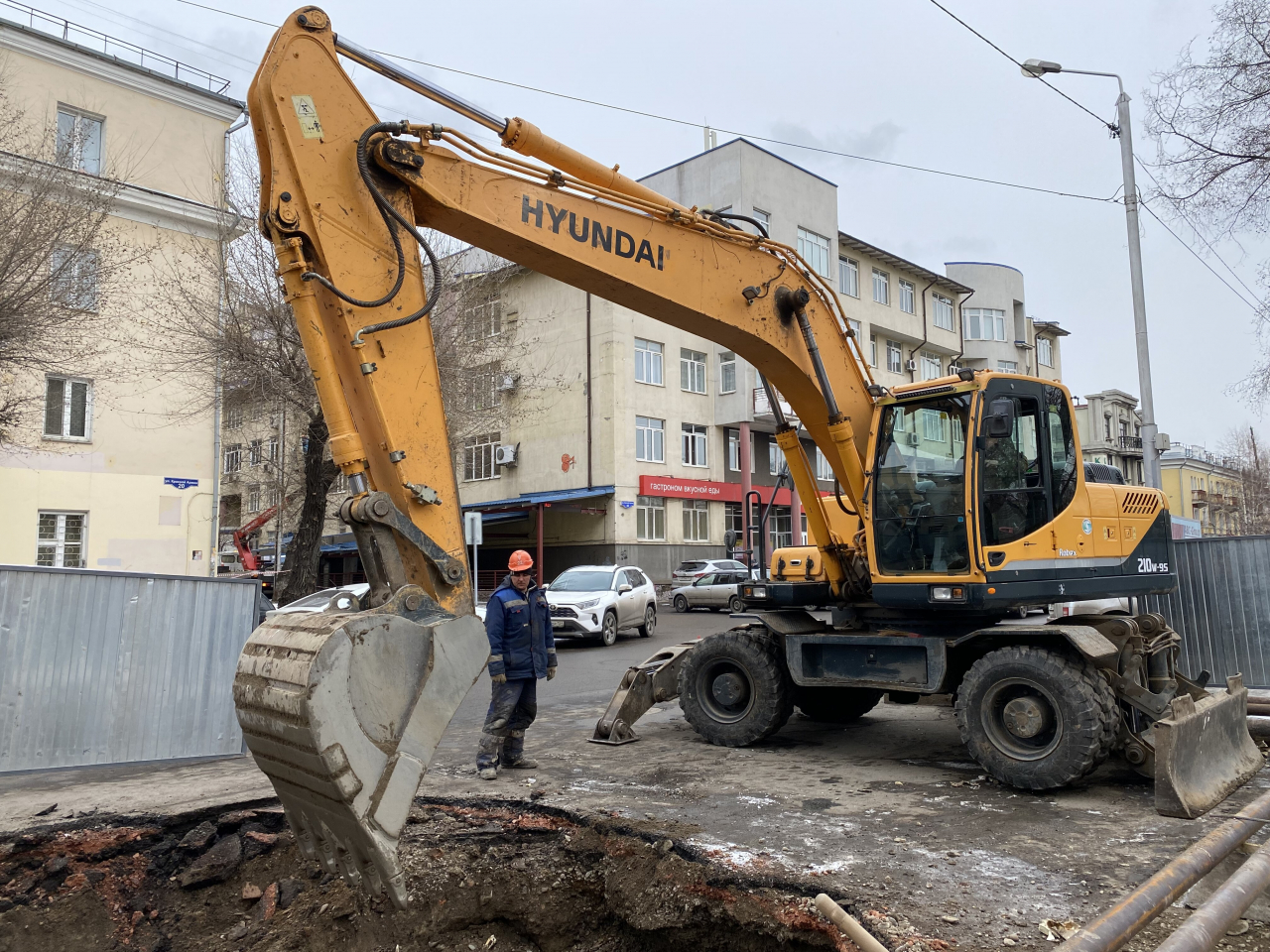 В Красноярске идут ремонтные работы на одиннадцати участках городских теплосетей