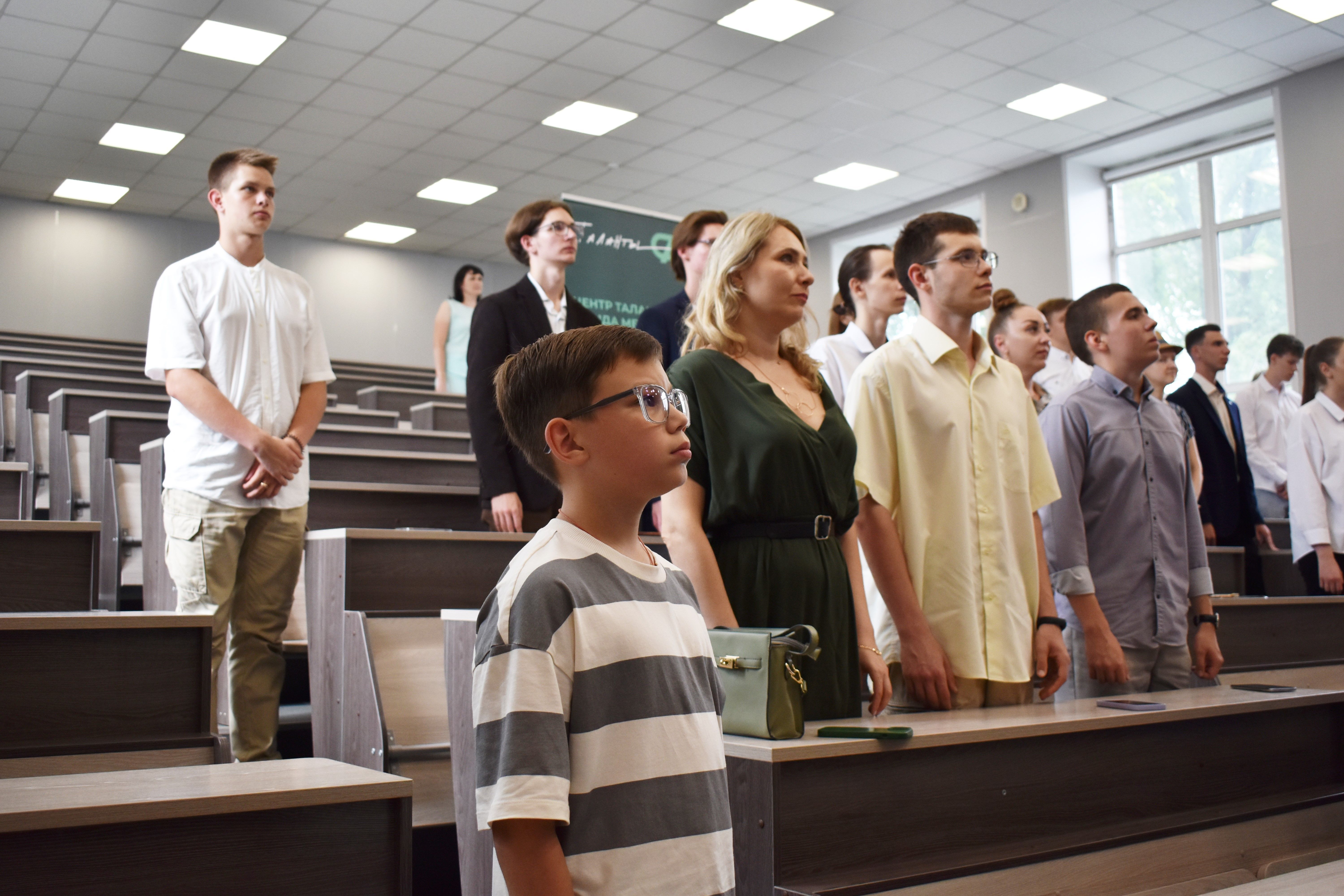 В начале будущего: в бийском Центре талантов Фонда Мельниченко состоялся выпуск воспитанников