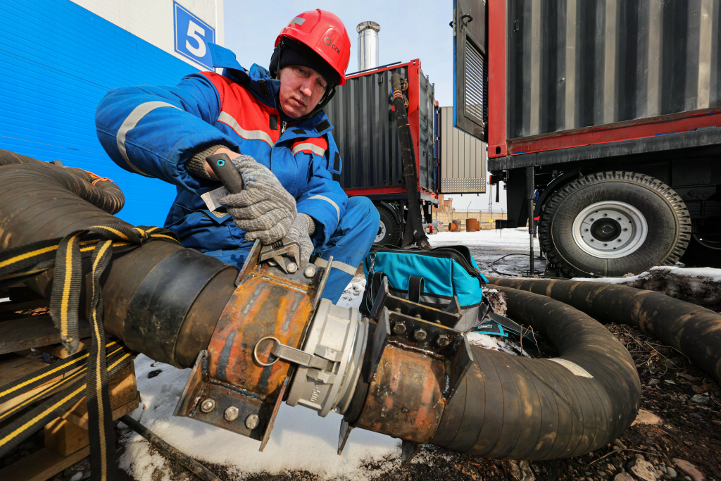 Мини-котельную можно располагать на любой, даже не очень удобной площадке возле здания, рядом с точкой подключения