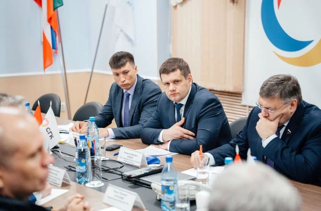 Министр природных ресурсов и экологии Хакасии Владимир Лебедев: В планах у республики &mdash; опробовать золошлаковые материалы в строительстве и ремонте дорог