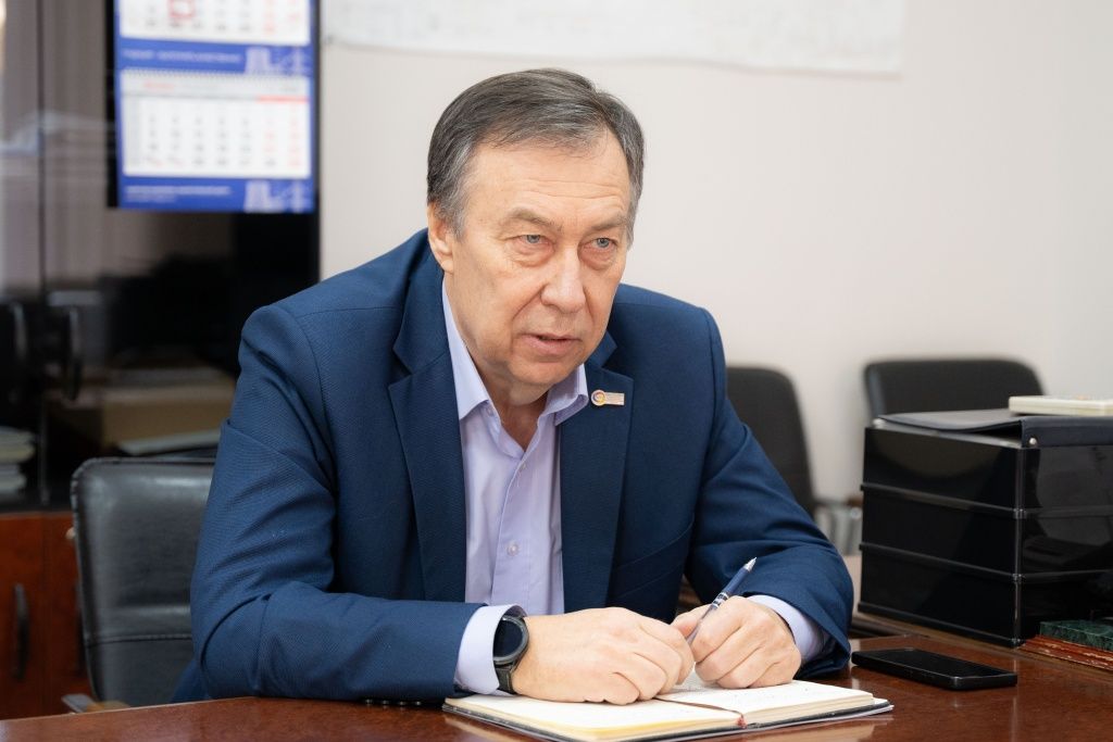 В 2024 году на базе проектного института на каждой ТЭЦ создали конструкторское бюро. «Теперь все конструкторы объединены в одно подразделение, проанализировав их работу, пришли к выводу, что в группе они работают гораздо эффективнее. В команде специалисты могут осилить неберущиеся для одного человека проекты», — поделился Владимир Князев В 2024 году на базе проектного института на каждой ТЭЦ создали конструкторское бюро. «Теперь все конструкторы объединены в одно подразделение, проанализировав их работу, пришли к выводу, что в группе они работают гораздо эффективнее. В команде специалисты могут осилить неберущиеся для одного человека проекты», — поделился Владимир Князев