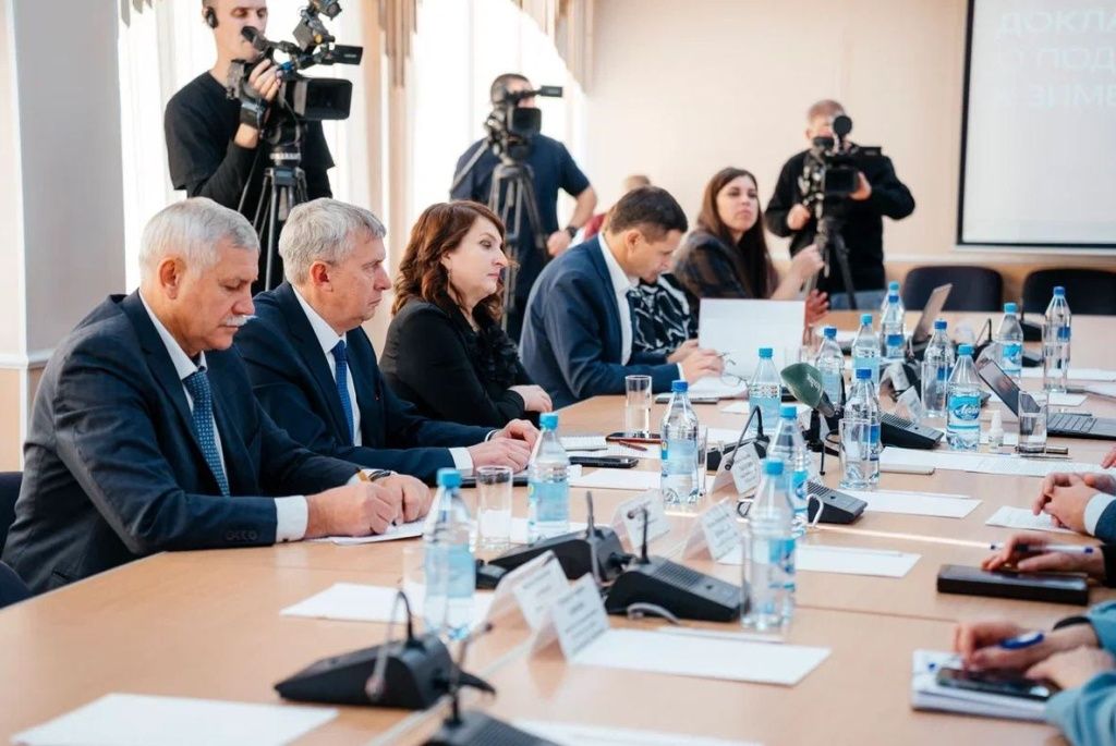 Сейчас на обслуживании СГК находится восемь населенных пунктов Хакасии, и главам муниципалитетов и энергетикам очень важно находиться в постоянном контакте