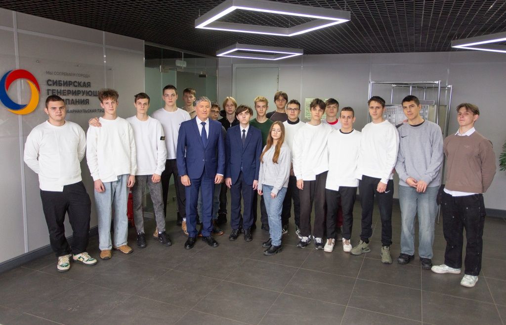 Интересно и продуктивно прошла встреча студентов с генеральным директором &laquo;СГК-Алтай&raquo; Игорем Лузановым