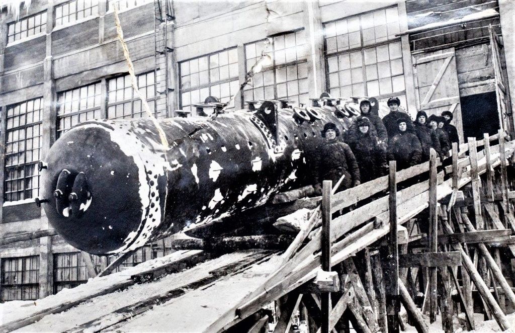 Установка барабана котла на Кемеровской ГРЭС, 1940-е годы