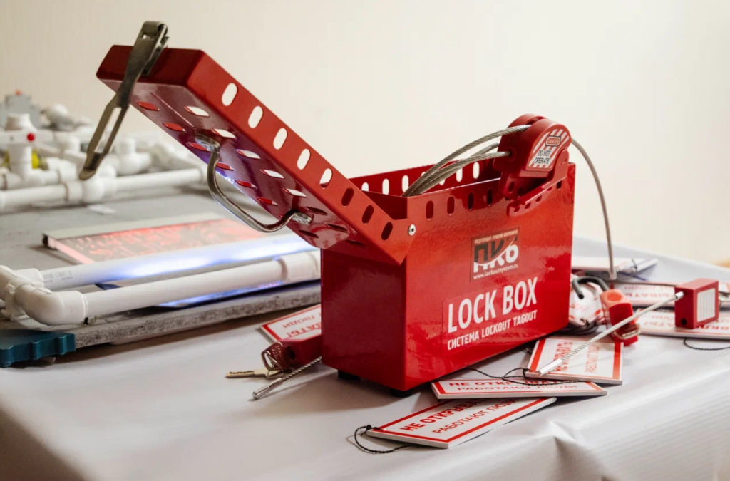 Система LOTO (Lockout — блокируй, Tagout — информируй) обеспечивает безопасность при ремонте и обслуживании оборудования, предотвращая его несанкционированное включение Система LOTO (Lockout — блокируй, Tagout — информируй) обеспечивает безопасность при ремонте и обслуживании оборудования, предотвращая его несанкционированное включение