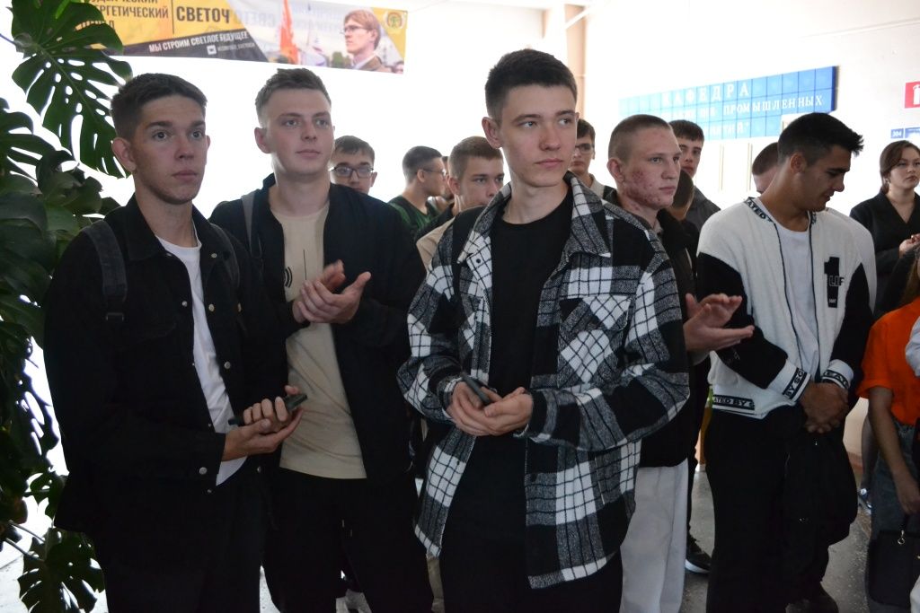 Студенты первого курса специальности &laquo;Тепловые электрические станции&raquo; колледжа АлтГТУ