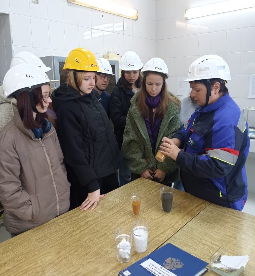 Студенты на практике знакомятся с будущей профессией
