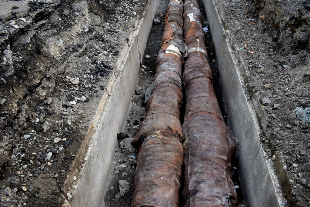 Энергетики обновят эти трубы полностью, чтобы избежать неприятных сюрпризов в отопительный сезон