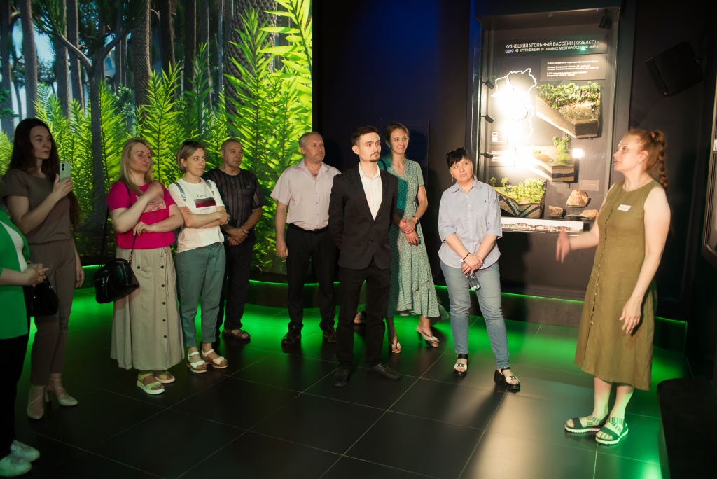 Экскурсия по зданию и интерактивной экспозиции &laquo;Рождение Кузбасса&raquo;, созданной при поддержке СГК