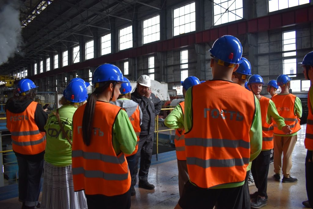 Турбинное отделение главного производственного корпуса станции