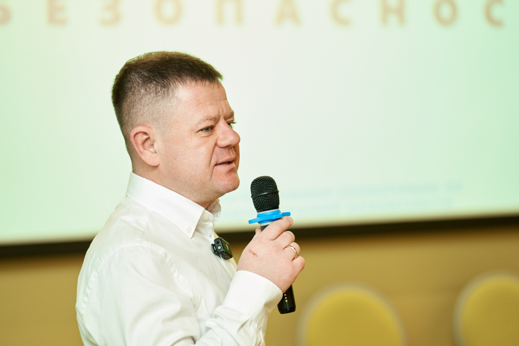 Два дня, 8 регионов и один космонавт: в Новосибирске прошла межрегиональная конференция по производственной безопасности
