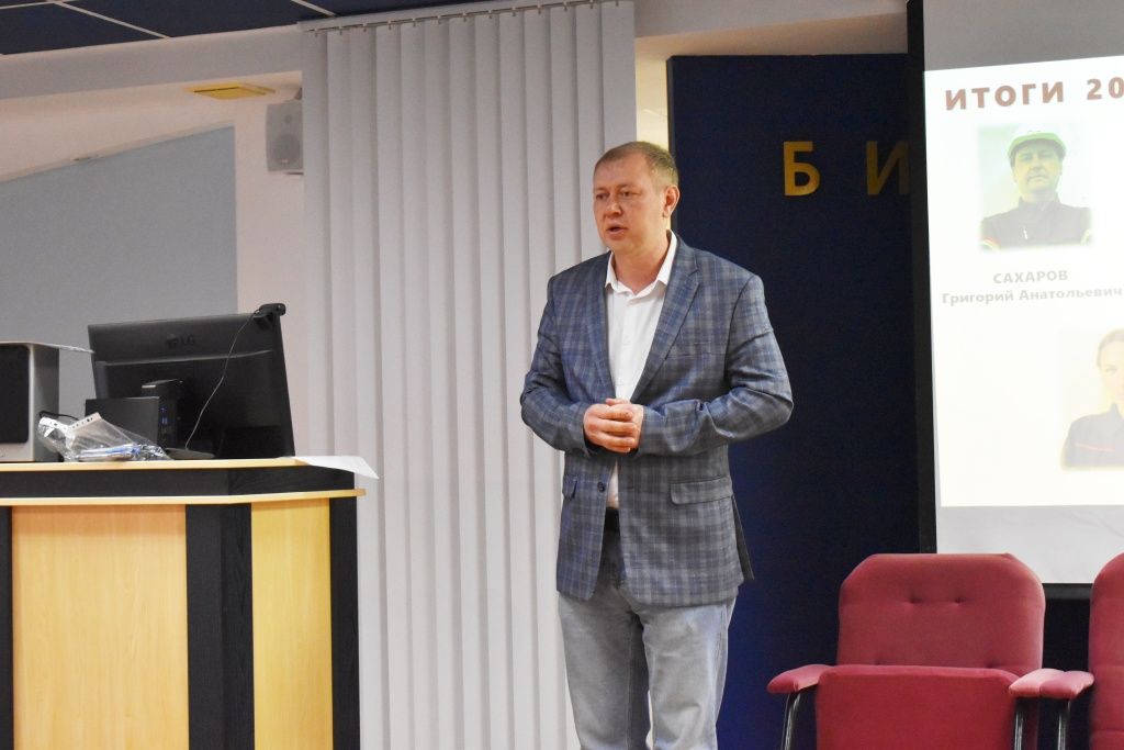 Итогами работы за прошедший год со своими коллегами делится начальник СОТ и ПК филиала &laquo;Барнаульская теплосетевая компания&raquo; СГК-Алтай Михаил Колесников