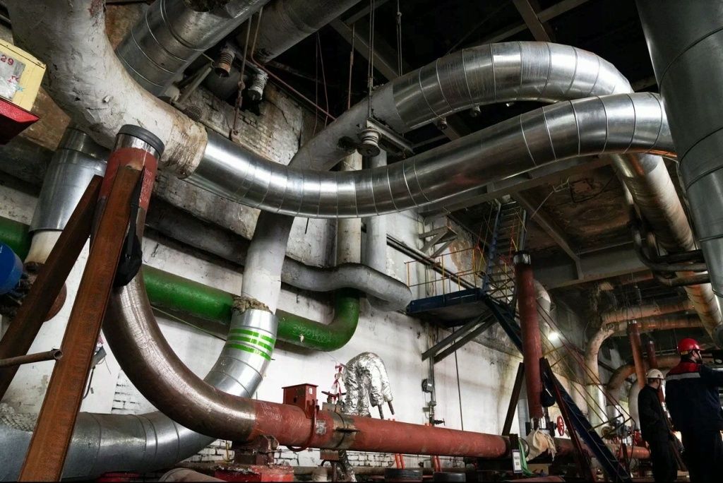 Ранее на станцию поступила необходимая запорная арматура, а также трубы из специальной жаропрочной стали диаметром 273 мм &mdash; от завода-производителя в Белгороде