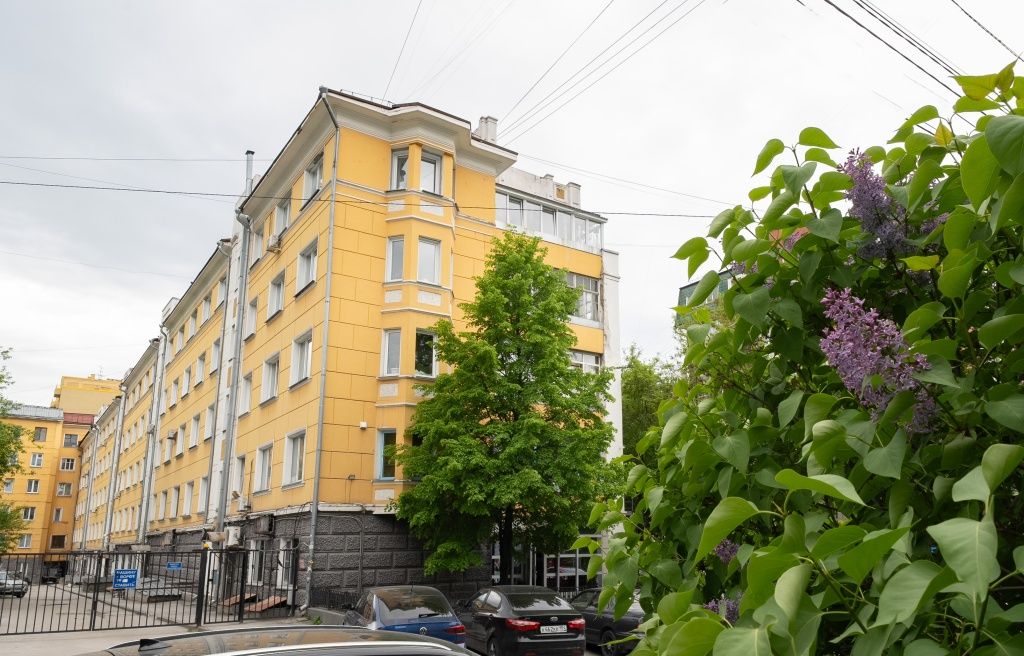 Осмотр дома проводится в целом, включая конструкции, инженерное оборудование и внешнее благоустройство