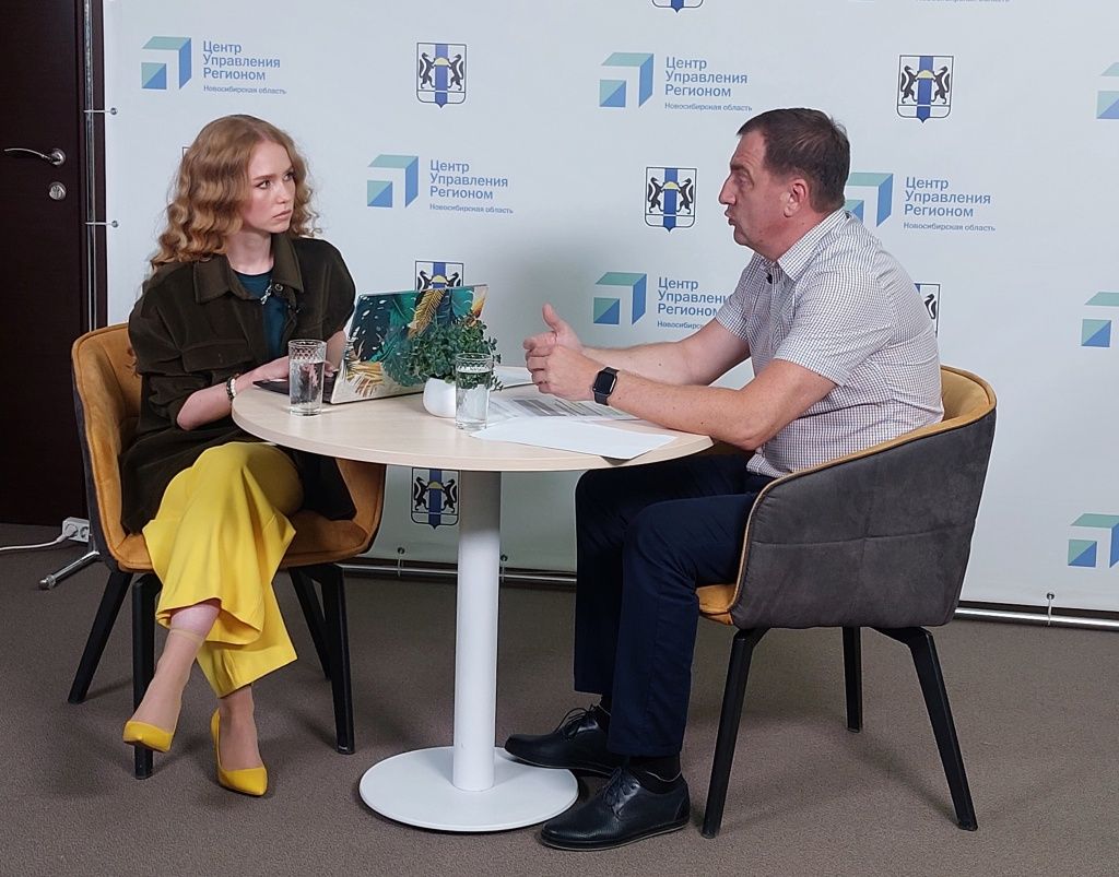 На фото справа &mdash; Сергей Срыбных