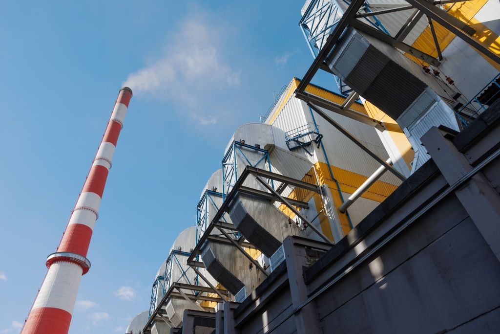 На Красноярской ТЭЦ-1 и уже введены в эксплуатацию 11 из 15 электрофильтров с эффективностью очистки свыше 99%. Работают два новых котлоагрегата, ведется монтаж новой турбины