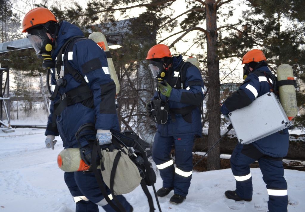 Работы на месте условной аварии осложнялись морозом и сильным ветром