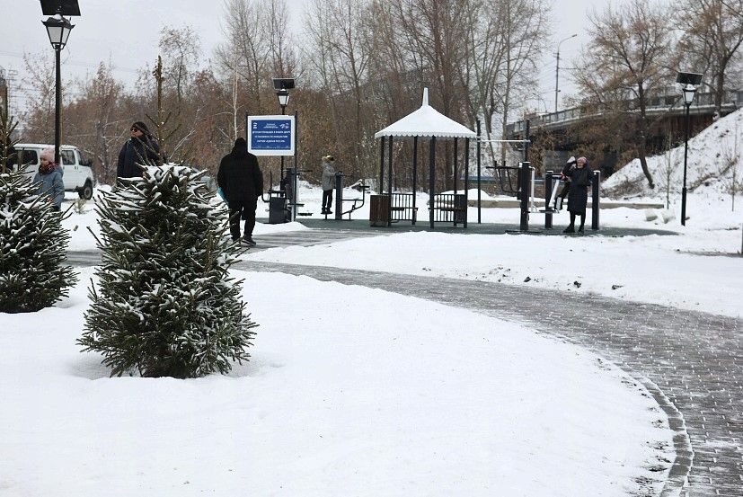 На месте гаражей и стихийных парковок появилась новая зона отдыха. Фото Ростислава Нетисова, Новосибирские новости